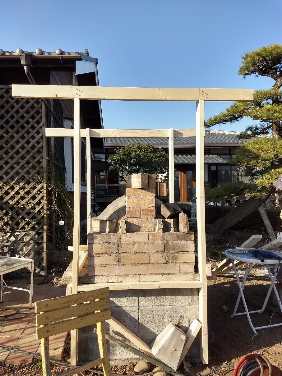 ピザ窯の屋根を造る_e0356469_22564660.jpg