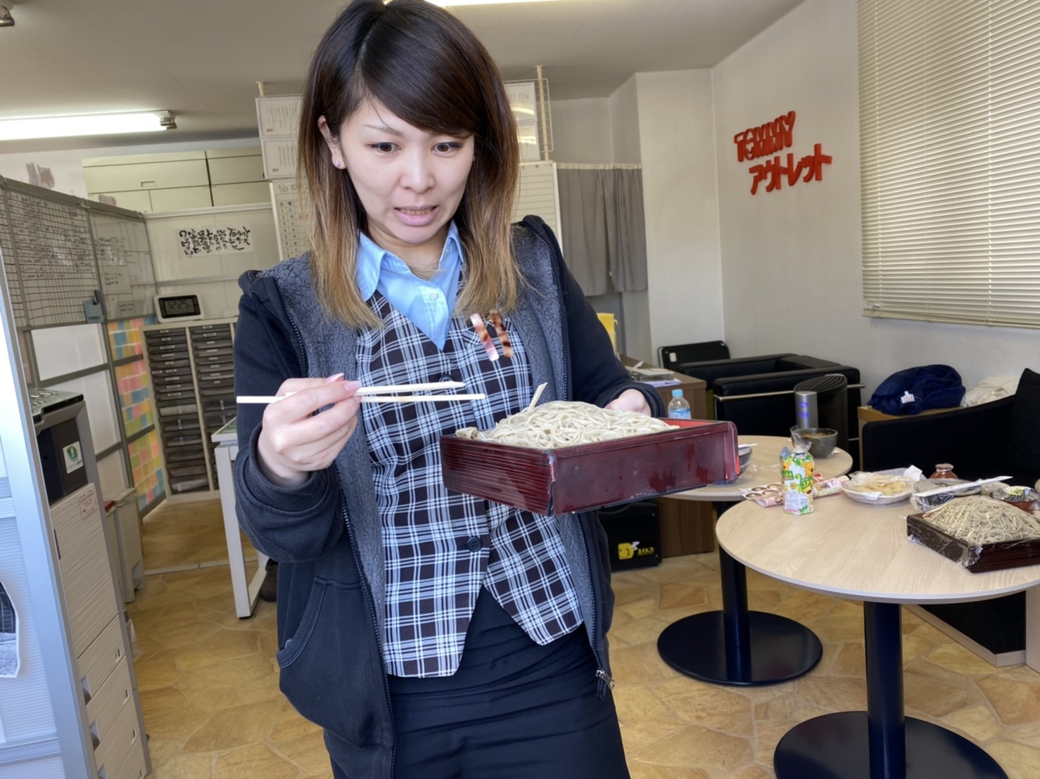 2月25日(火)☆TOMMYアウトレット☆あゆブログ٩(๑•▿• ๑٩) セレナI様納車☆自社ローン&ローンサポートのことならTOMMYまで♪_b0127002_17265514.jpg