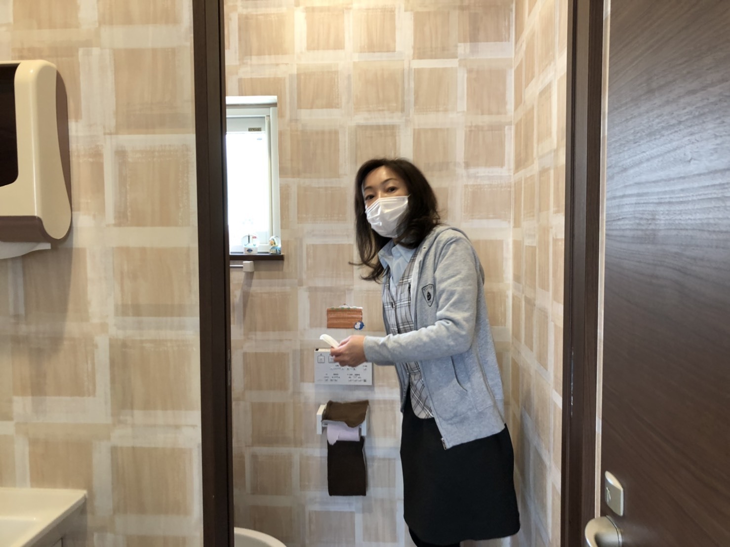 2月25日(火)本店ブログ♪ アルファード2.5S 4WDあります💛 ランクル ハマー アルファード_b0127002_19150816.jpg
