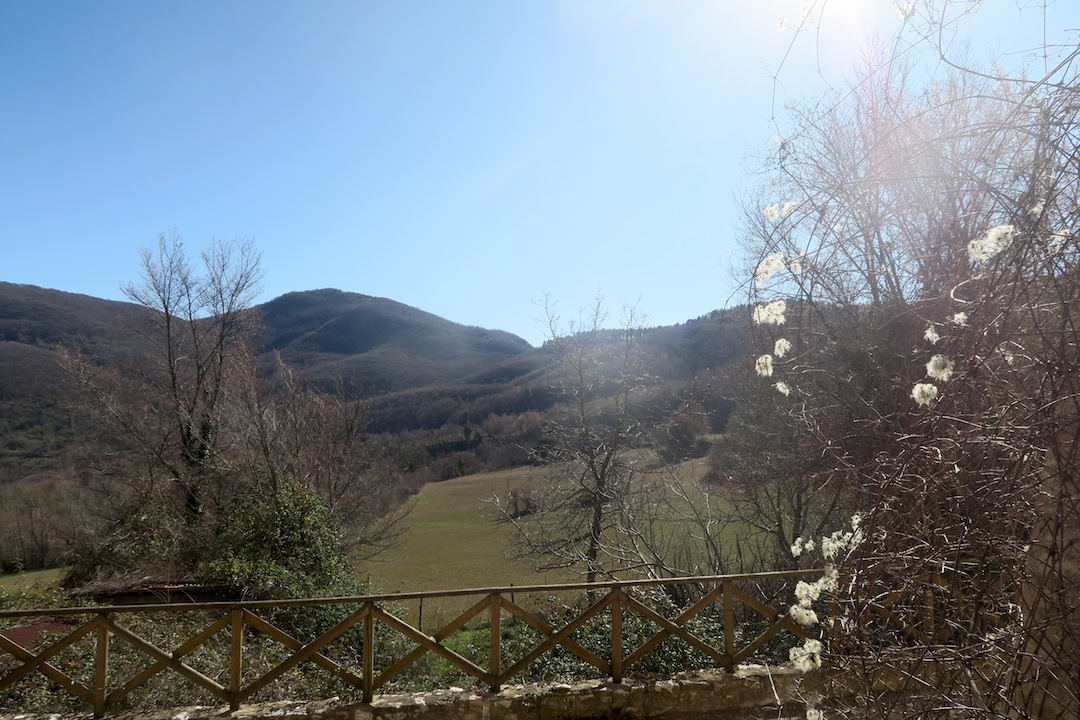 ひどい悪路示すこともあるグーグルマップ、イタリアの山へカーナビ利用_f0234936_7553042.jpg