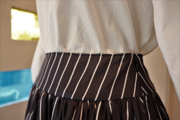 イタリー製綿サテンで作るサイドファスナーのヨークギャザースカート 