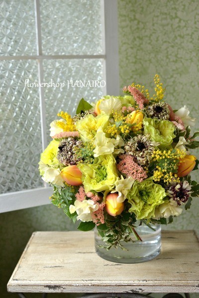 お誕生日に贈るバラ レモンフォセット を使った春の花束 花色 あなたの好きなお花屋さんになりたい