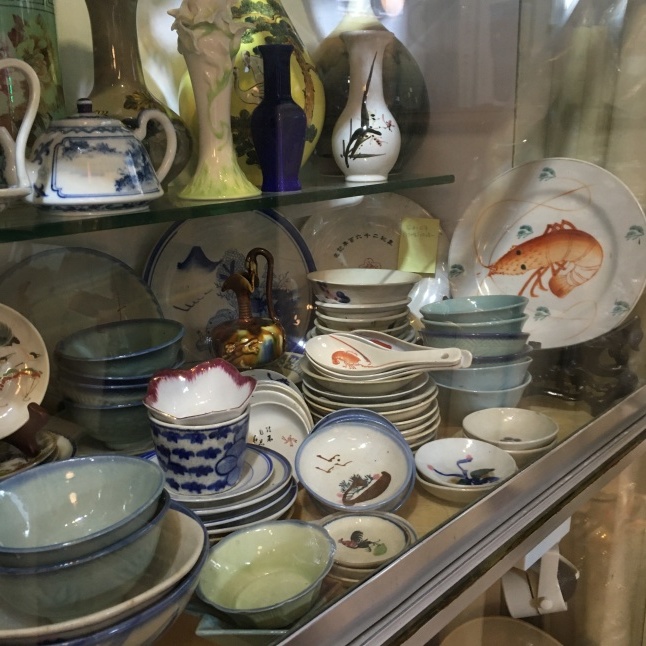 台湾のアンティーク店で購入 陶器 3つ 台湾の古いものたち／「オールド大同」のたのしみ（大同磁器の食器