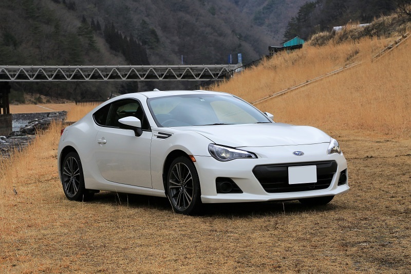 BRZの魅力的な「R」にSTIスポーツマフラーを装着 : 中津 BRZの魅力的な「R」にSTIスポーツマフラーを装着 : 中津