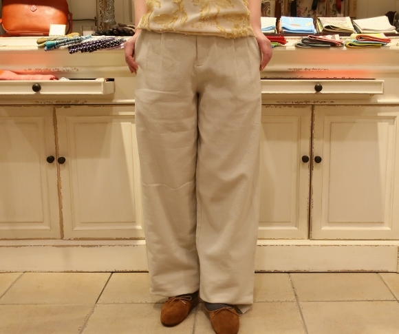 evam eva の生成りが春らしく・・・_c0227633_12425619.jpg