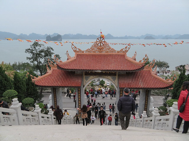 ベトナム　山の上の禅寺へ行く_f0346196_18020794.jpg