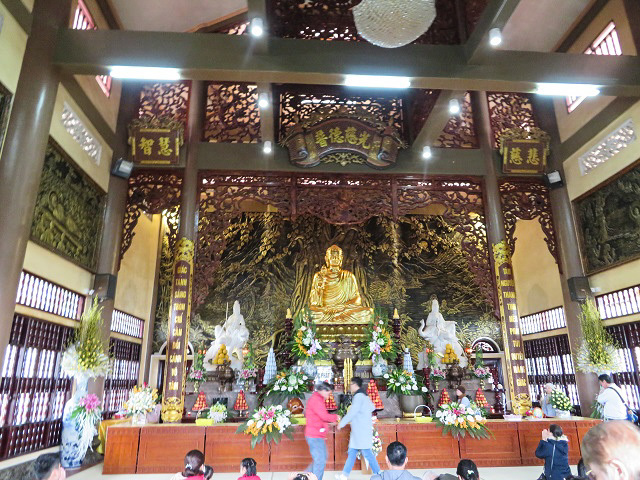 ベトナム　山の上の禅寺へ行く_f0346196_18022947.jpg