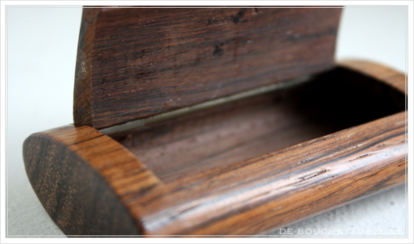 tabetiere en bois 木の嗅ぎ煙草入れ 小さな木箱 フランスアンティーク_d0184921_16094280.jpg