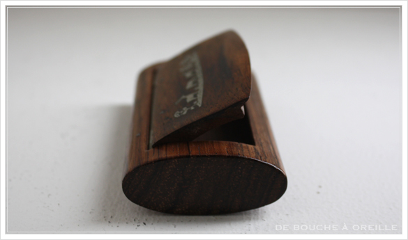 tabetiere en bois 木の嗅ぎ煙草入れ 小さな木箱 フランスアンティーク_d0184921_16112158.jpg