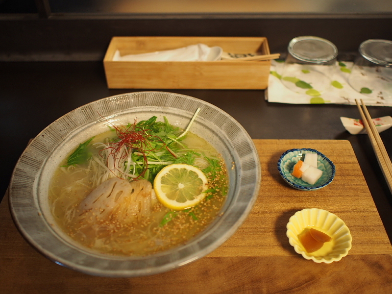 【素晴らしい出会い】鯛だしそうめん ＠///// そうめん処「スルスル」_b0008655_19304785.jpg