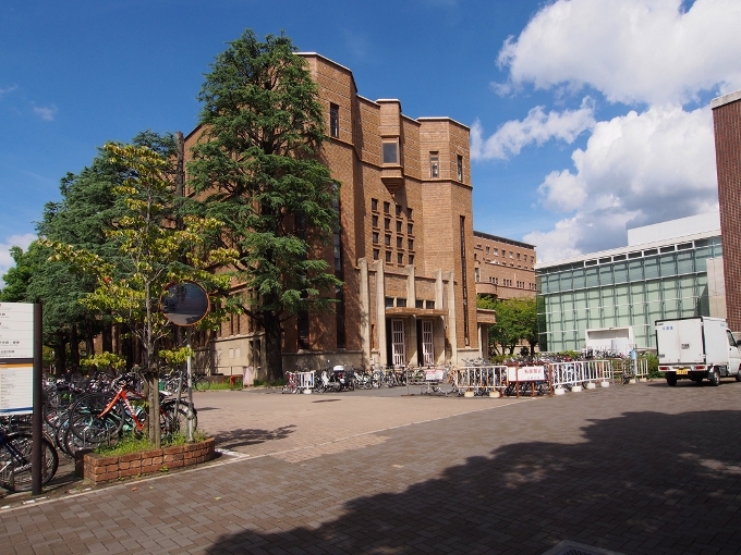 京都大学法経済学部本館_f0116479_10511341.jpg