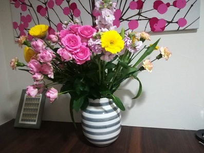 花を飾る 花屋さんの多さ 花が安い ぼちぼちトカイナカ日記 花を飾る 花屋さんの多さ 花が安い ぼちぼちトカイナカ日記