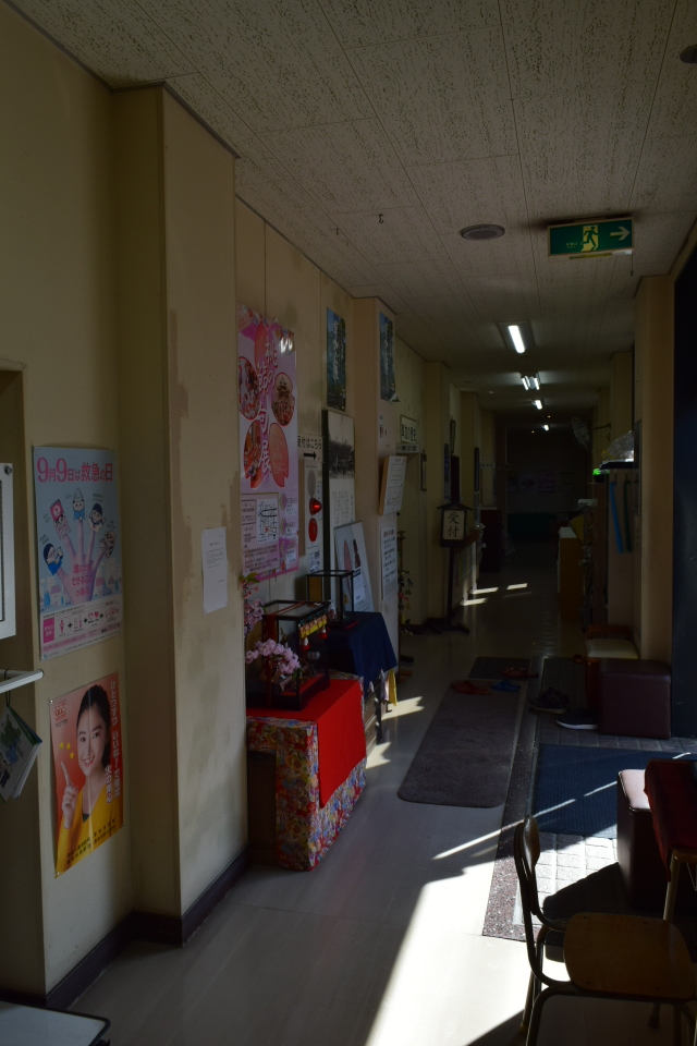 埼玉県草加市立草加小学校西校舎(大正モダン建築再訪)_f0142606_12252697.jpg