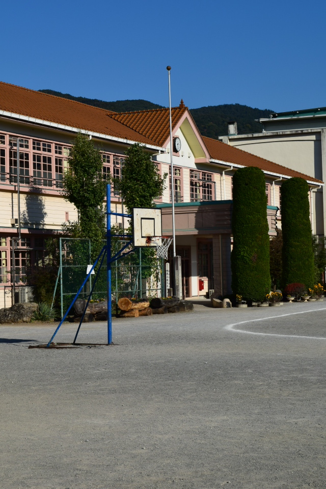 埼玉県草加市立草加小学校西校舎(大正モダン建築再訪)_f0142606_14011743.jpg