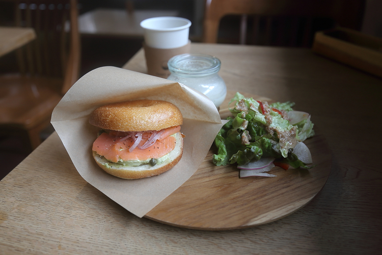 鎌倉散歩　#70 －なみまちベーグル－ _b0169330_1743664.jpg