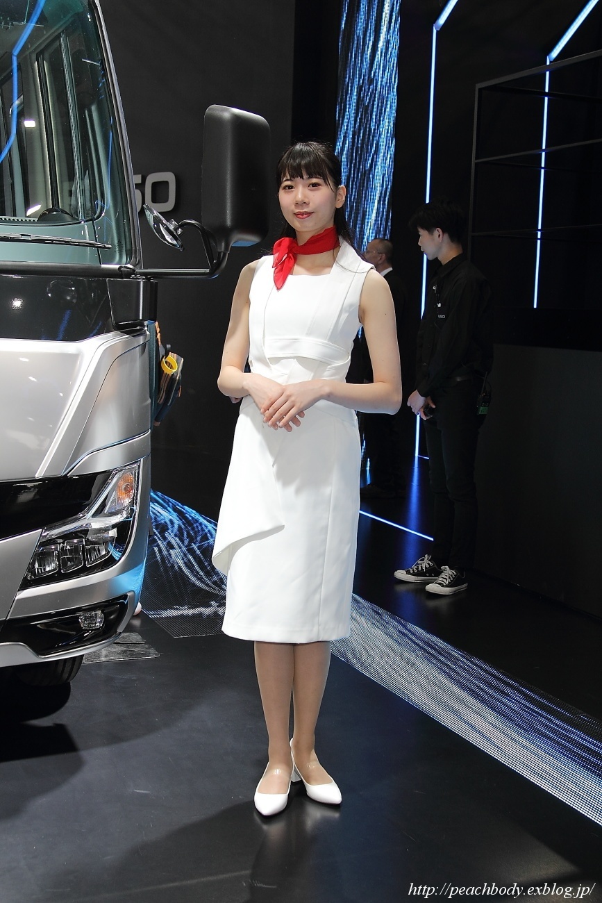 田中 夢 さん 三菱ふそう ブース Peach Body