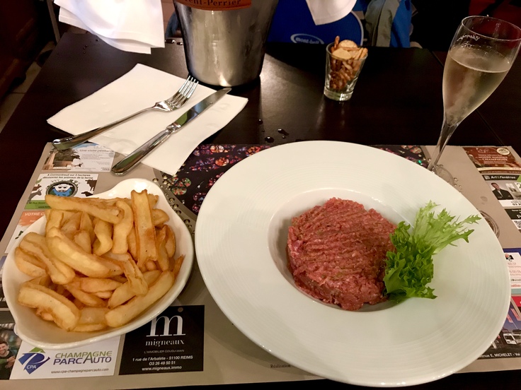 2/29シャンパーニュ記念日@Le Grand Cafe(ランス)_c0212604_0412137.jpg