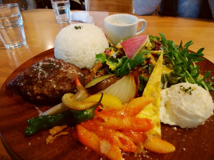 家具カフェひがしもと 癒しの時間とランチ 京都府城陽市 つれづれ花暦 家具カフェひがしもと 癒しの時間とランチ 京都府城陽市 つれづれ花暦