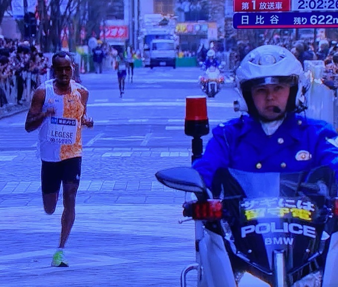 白バイ ミス マラソン 名前 先導 東京 動画影像！東京マラソン2021先頭集団がコースミス！ 白バイ隊もUターン場所はどこ？