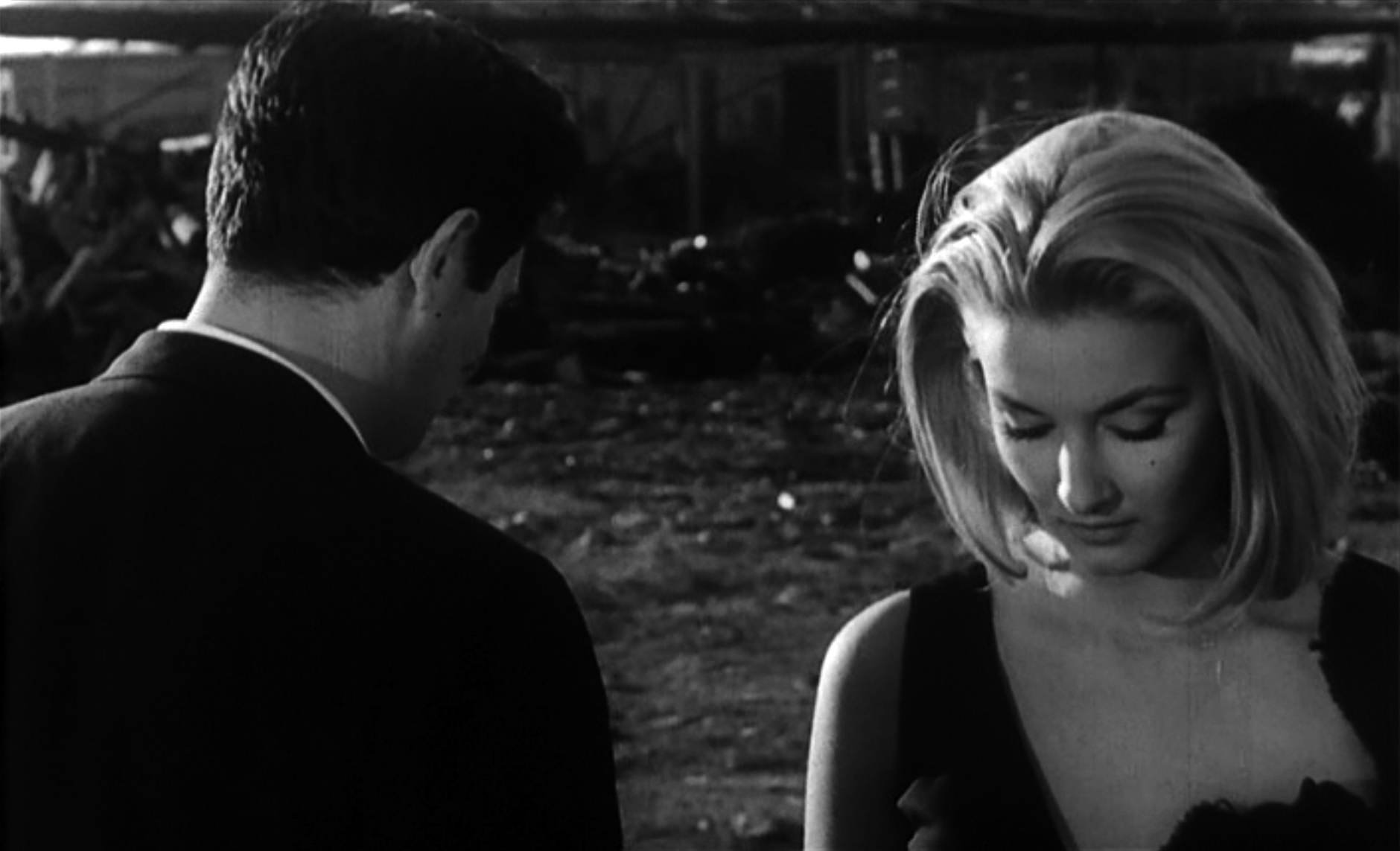 ダニエラ・ビアンキ（Daniela Bianchi）「暗殺指令　虎は新鮮な肉を好む」（1964）、コンプリート！_e0042361_19360836.jpg