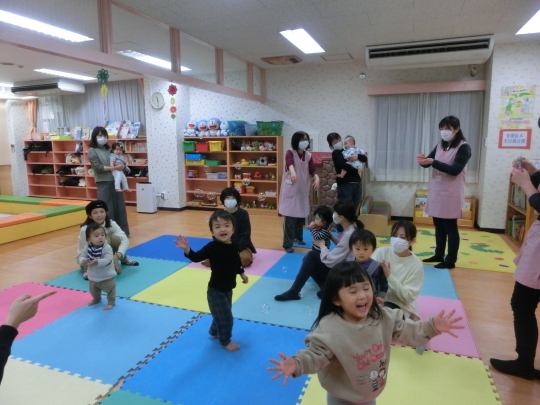 2020.02.25 絵本とお遊び会_f0142009_13194453.jpg