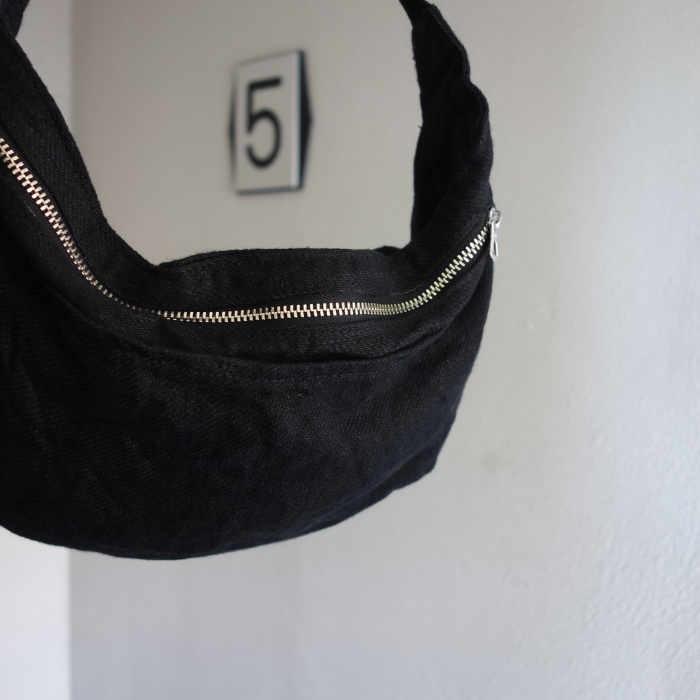5月の製作 / black heavylinen apron bag_e0130546_14015950.jpg
