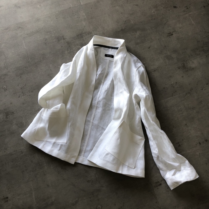 白のオールインワン_a0152283_08544960.jpeg