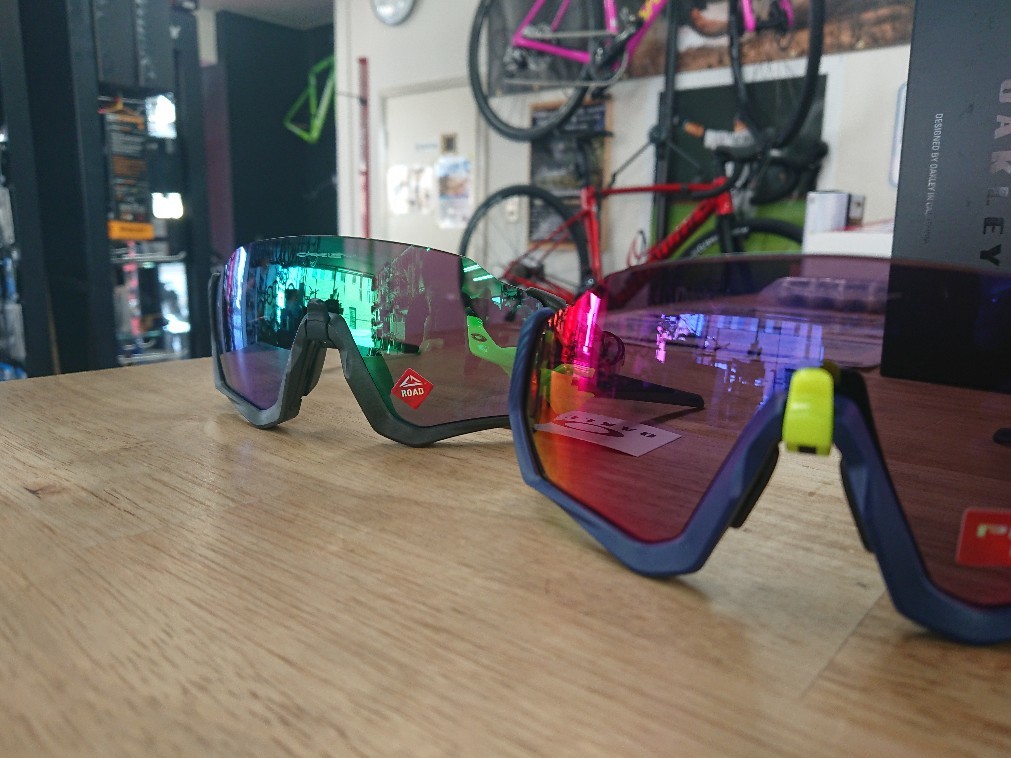 花粉症をぶっ飛ばせ!OAKLEYキャンペーンやります!_b0282021_09205273.jpg