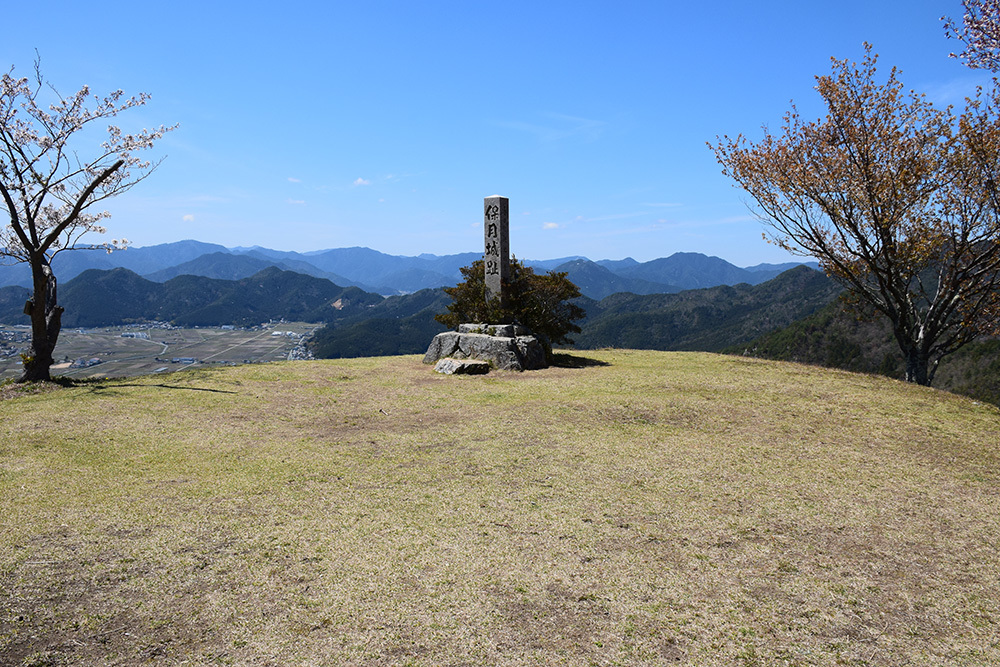 丹波の赤鬼の居城、黒井城攻城記。　その４　＜二ノ丸・本丸＞_e0158128_16143944.jpg