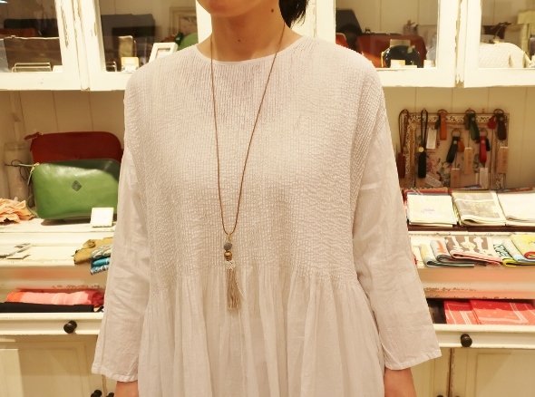 Maison de soil の定番ピンタックシリーズが入荷です。_c0227633_17122848.jpg