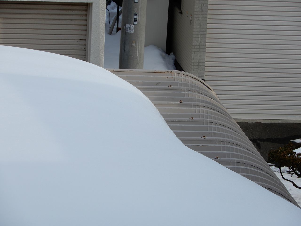 ゆっくりと雪が減ります_c0025115_21452732.jpg