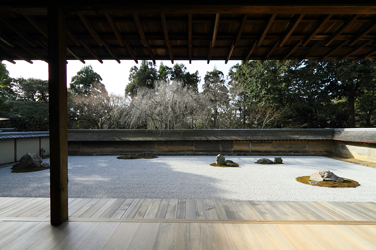 京都回顧 －きぬかけの路 早春の龍安寺（前編）－_b0169330_728165.jpg