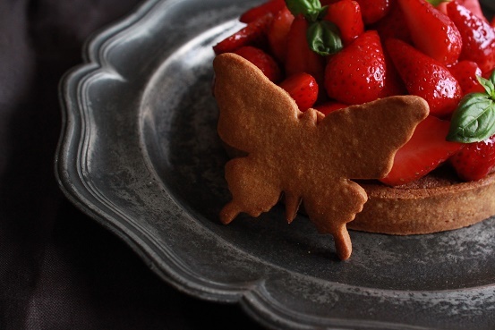 Tarte aux Fraises _e0196965_16020064.jpg