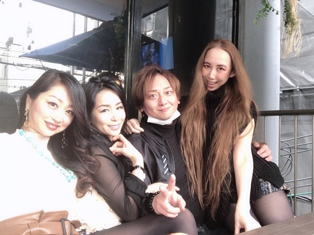 黒一点。_a0050302_23045775.jpg
