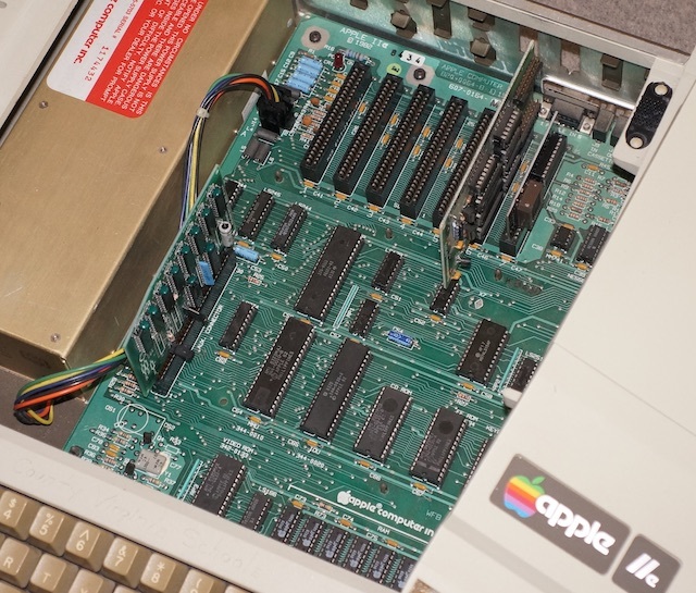 Apple II で200本のアクションゲームを遊び放題。^o^;; : R/C Apple II で200本のアクションゲームを遊び放題。^o^;; : R/C