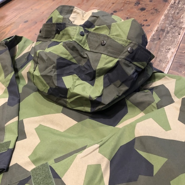スウェーデン軍 M-90 Camo ゴアテックスパーカー