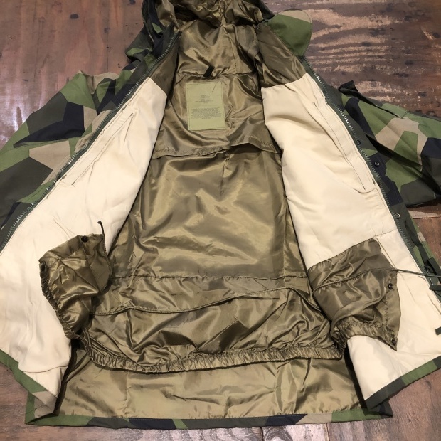 スウェーデン軍 M90 ゴアテックスパーカー スウェーデン軍 M-90 Camo ゴアテックスパーカー