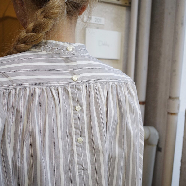 BACK BUTTON BLOUSE_d0364239_18502307.jpg