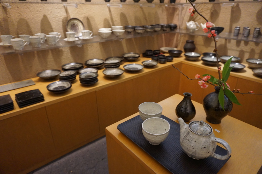 八田亨 陶展 - 南青山にて- 明日からです_b0132442_19443568.jpeg