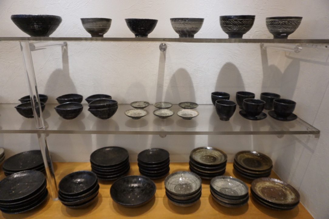 八田亨 陶展 - 南青山にて- 明日からです_b0132442_19445858.jpeg