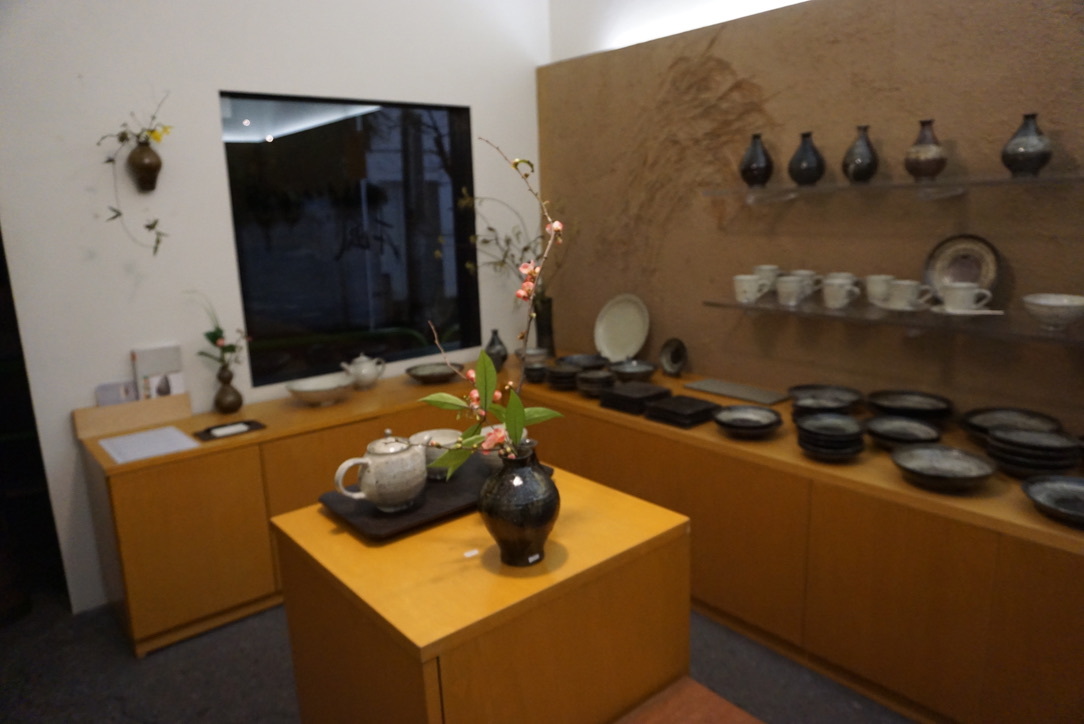 八田亨 陶展 - 南青山にて- 明日からです_b0132442_19451412.jpeg