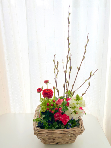バスケットを知り合いに分けて貰いました。フラワーポットと給水スポンジを寄せて、アレンジしました_c0005759_00071296.jpg