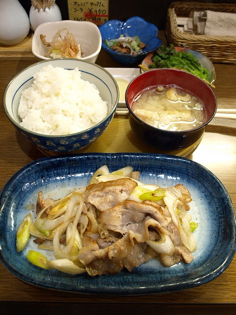 ごはん家・居酒屋 とまり季　その１２ (ネギ豚炒め定食)_d0153062_05091383.jpg