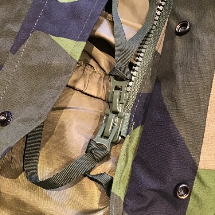 【k8934】にわとり　希少スウェーデン軍実物ゴアテックスフィ1996年製 k8934】にわとり 希少スウェーデン軍実物ゴアテックスフィ1996年