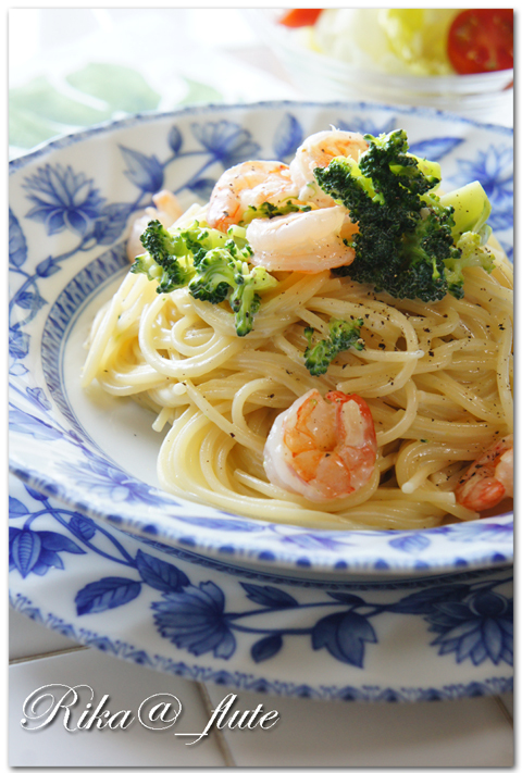 えびとブロッコリーのレモンクリームパスタ_c0103827_22362683.jpg