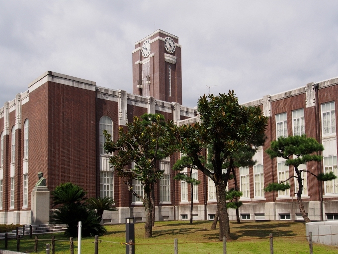 京都大学百周年時計台記念館（旧京都帝国大学本館）_f0116479_14273285.jpg