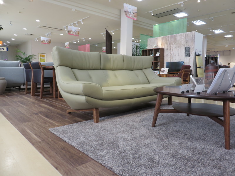 ブラック×シアーグレー カリモクハイバックソファZU46モデル納品実例 石川県金沢市S様邸_d0224984_11303658.jpeg