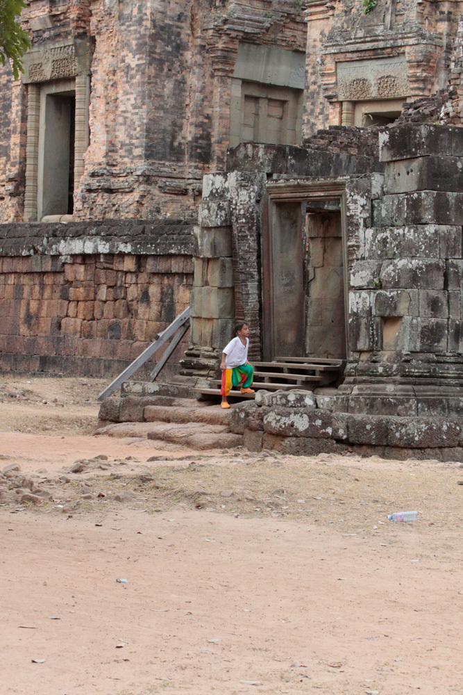 near Prasat But Chum -Siem Reap-2012-_d0011713_15172417.jpg