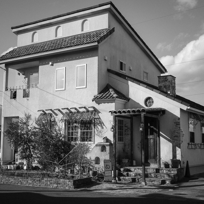 スクエアが似合う午後のカフェ_f0265234_21575668.jpg
