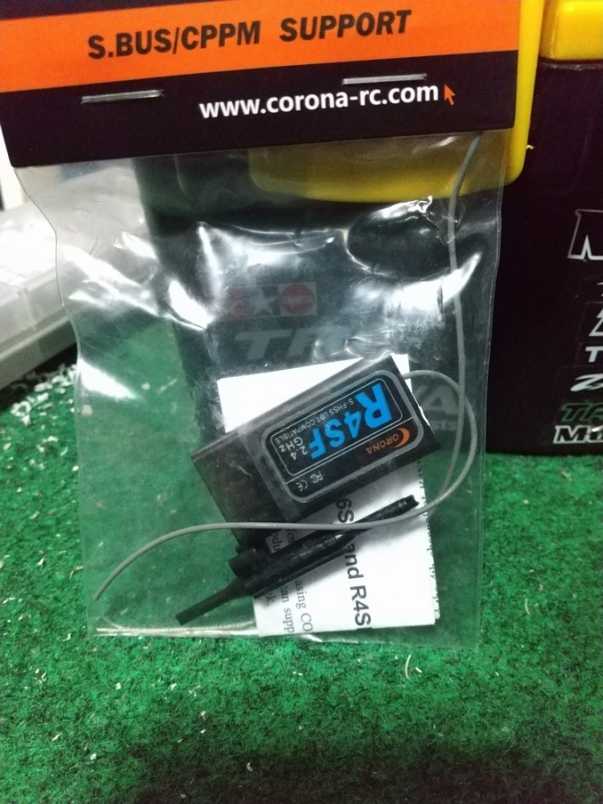 フタバS-FHSS互換受信機 CORONA R4SF : 動力模型